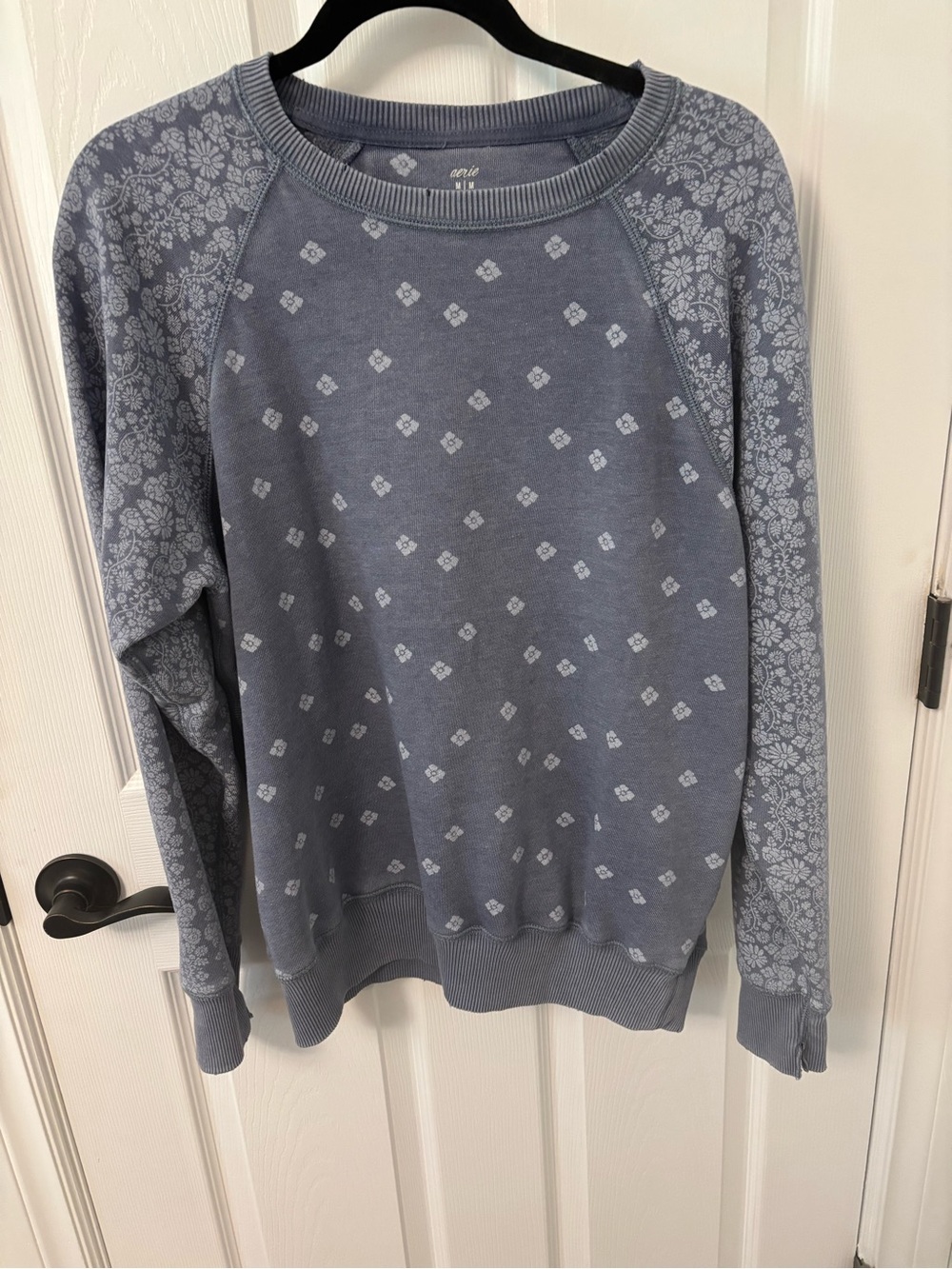 AERIE  Blue Floral-Print Crewneck Sweatshirt